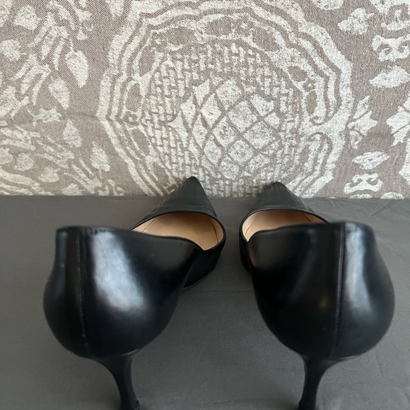 Manolo Blahnik heels, pre-owned, black color, 9.5 size US - Picture 4 of 5